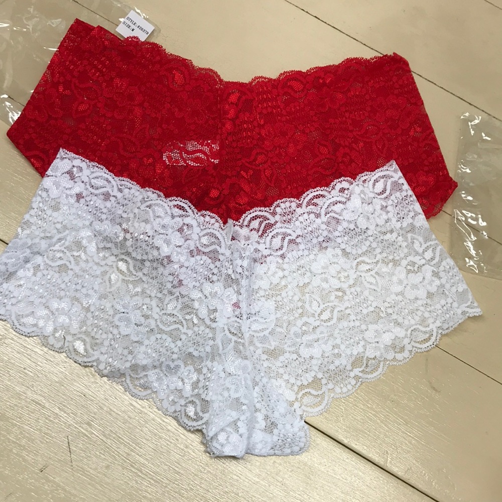Panties cheeky medium lace booty shorts NWT